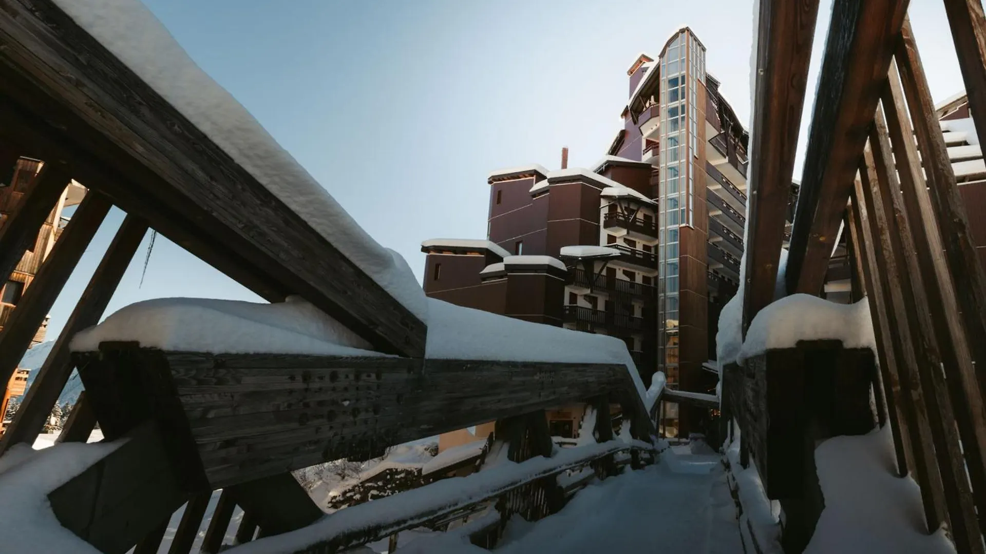 Apartment Location Ski La Tania : Apt 2 Pieces, 4 Pers, Balcon, Proche Commerces Et Navettes - Fr-1-182A-22 Courchevel France