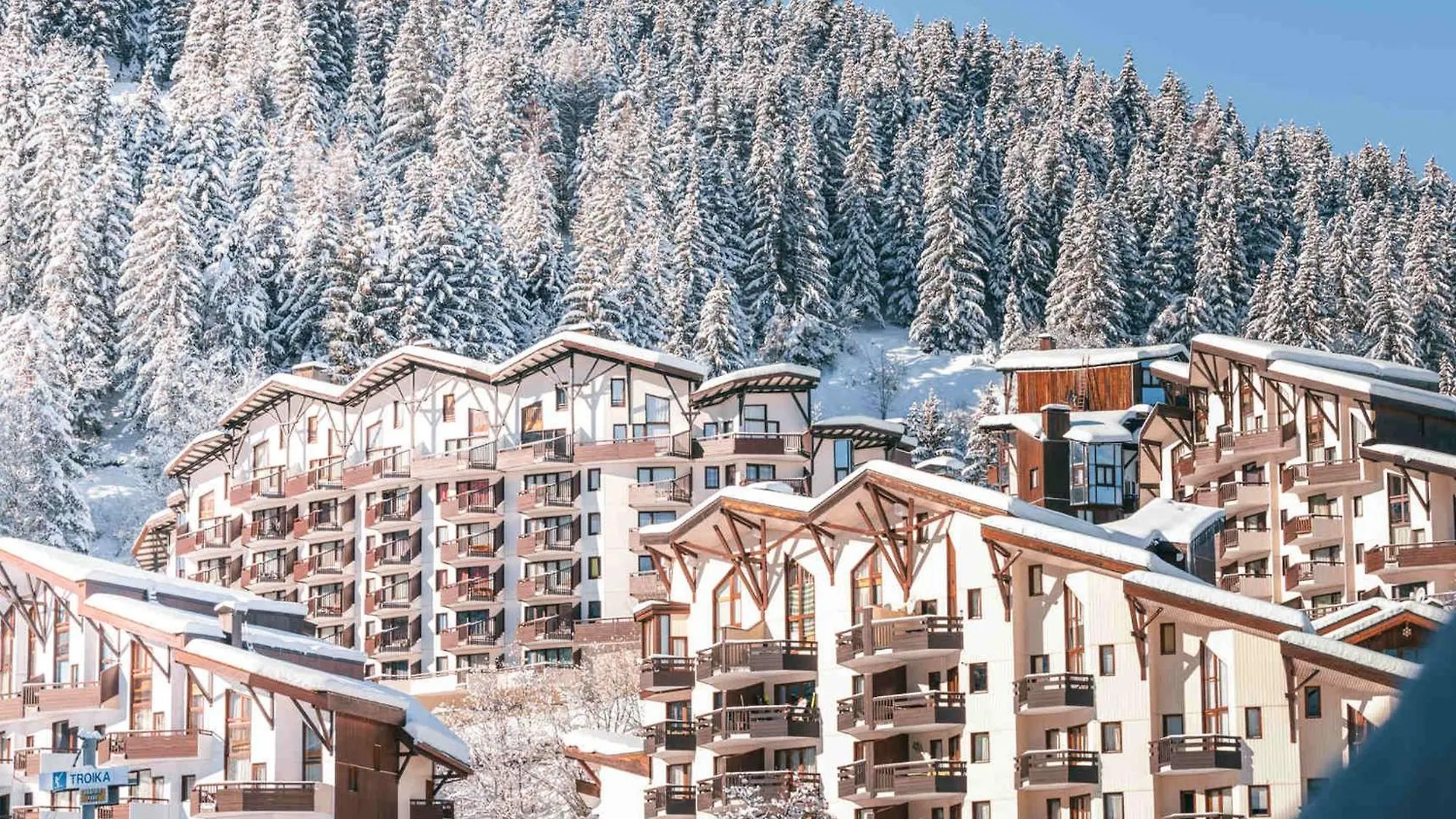 Location Ski La Tania : Apt 2 Pieces, 4 Pers, Balcon, Proche Commerces Et Navettes - Fr-1-182A-22 Courchevel Apartment