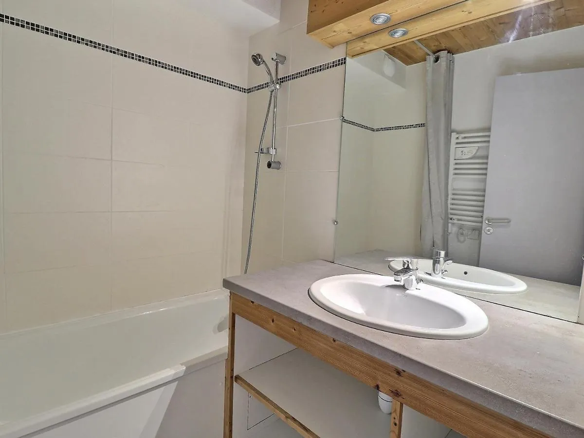 Location Ski La Tania : Apt 2 Pieces, 4 Pers, Balcon, Proche Commerces Et Navettes - Fr-1-182A-22 Courchevel 0*,