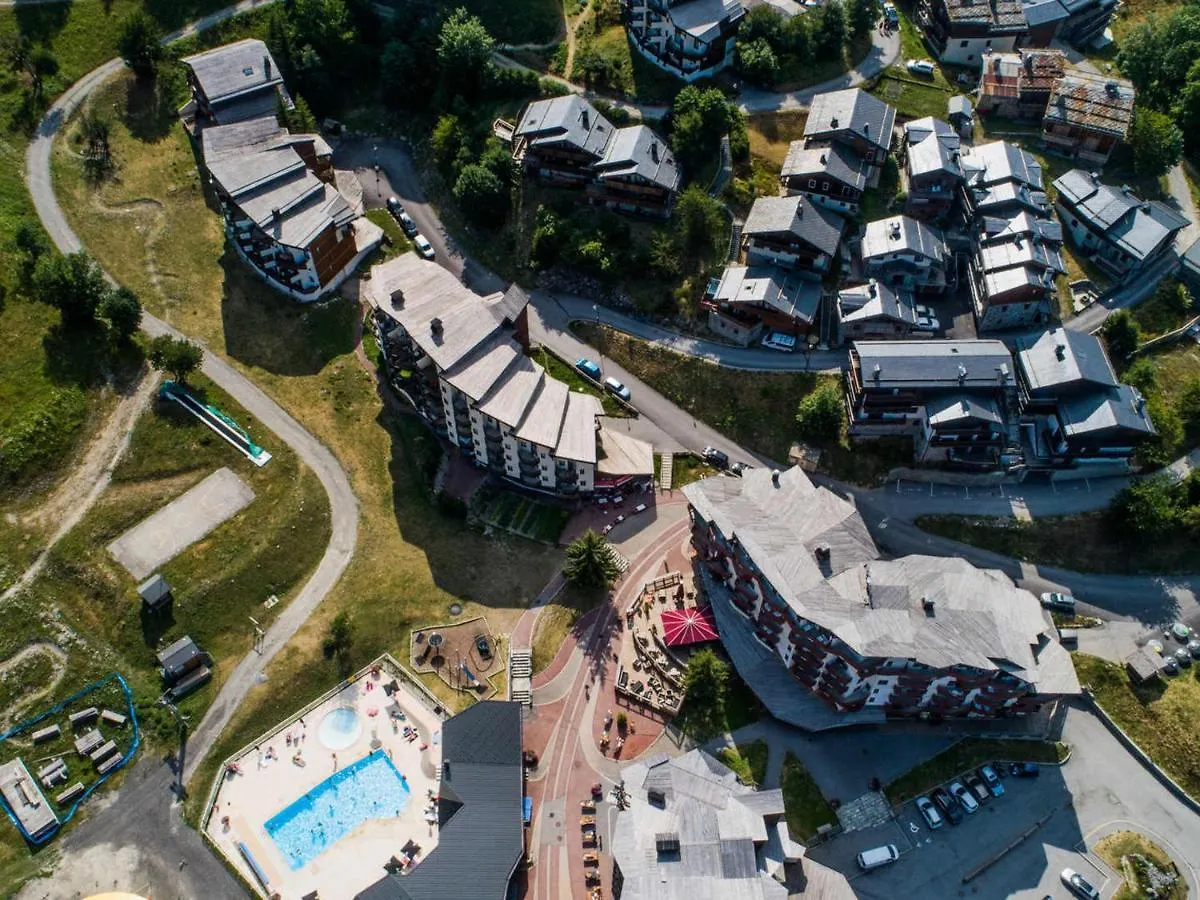 Apartment Location Ski La Tania : Apt 2 Pieces, 4 Pers, Balcon, Proche Commerces Et Navettes - Fr-1-182A-22 Courchevel France